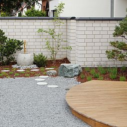 Terrasse mit Blick auf Japangarten